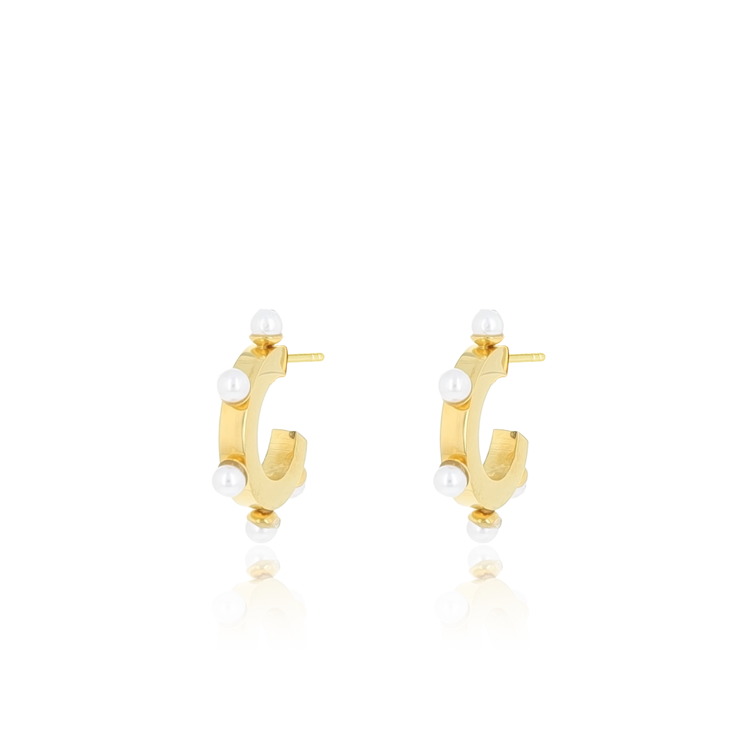 Gold coloured earrings with pearls