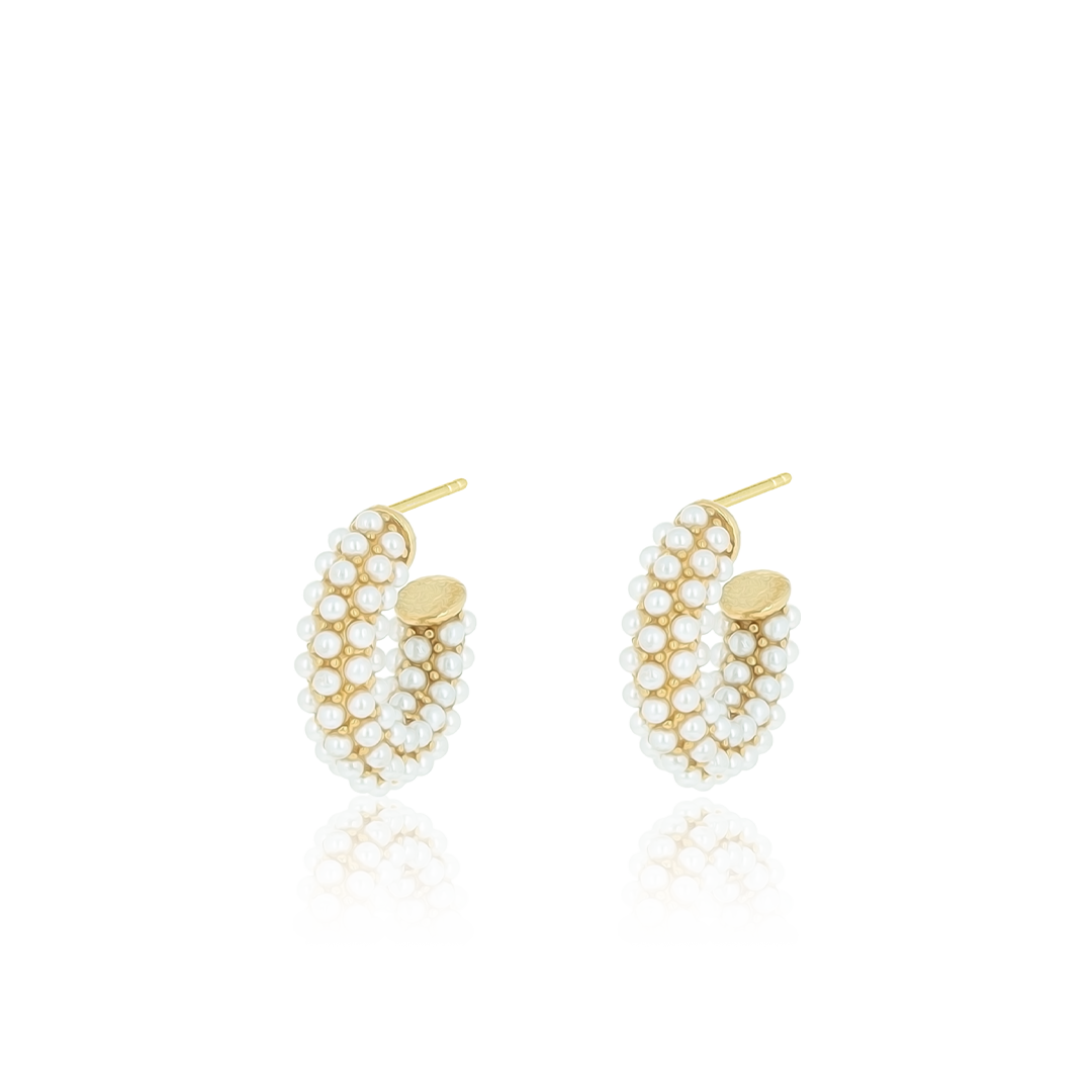 Gold coloured earrings with pearls